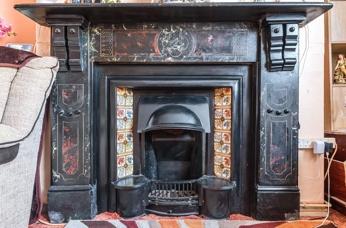 Vera Road, Clydach, Swansea, SA6 5QE